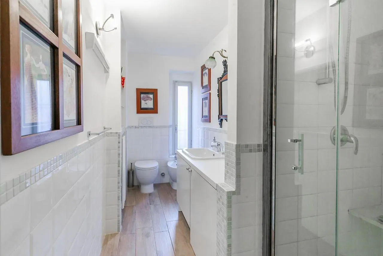 Charming And Elegant Apartment Historic Center Of Milan Italy