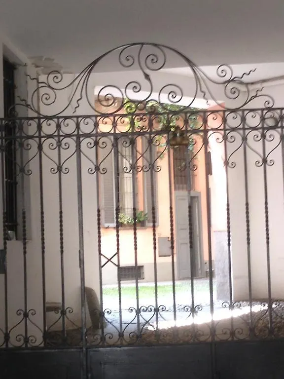 Charming And Elegant Apartment Historic Center Of Milan