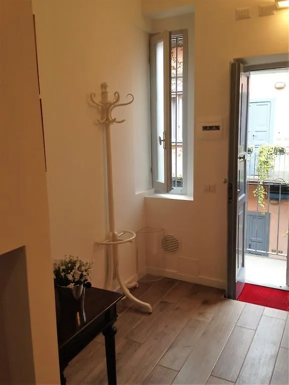 Charming And Elegant Apartment Historic Center Of Milan
