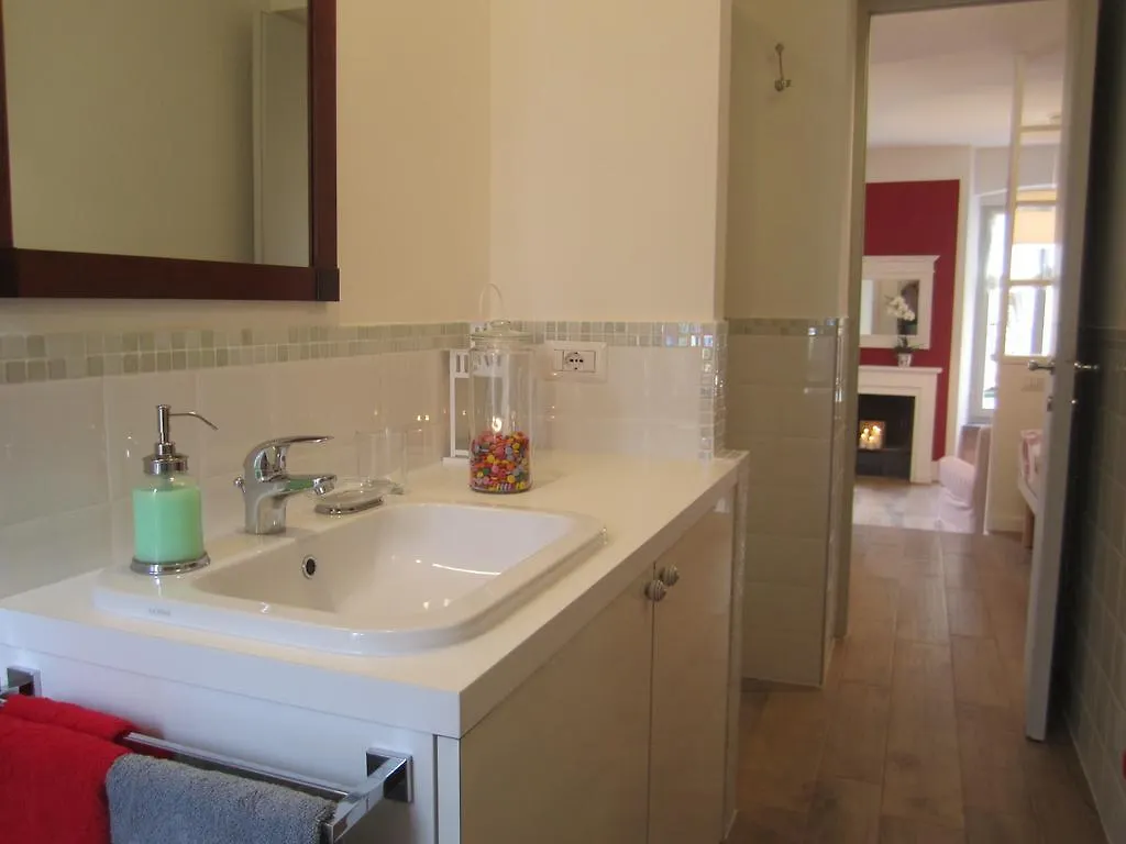 Charming And Elegant Apartment Historic Center Of Milan Italy