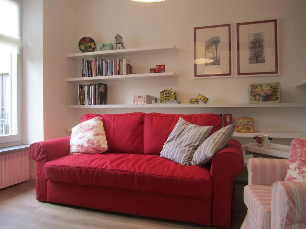 Charming And Elegant Apartment Historic Center Of Milan Italy